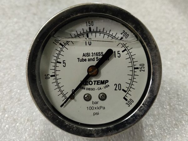 GAUGE,2/1/2",0-200PSI,DUAL,PSI/BAR,CTR BACK MT,1/4